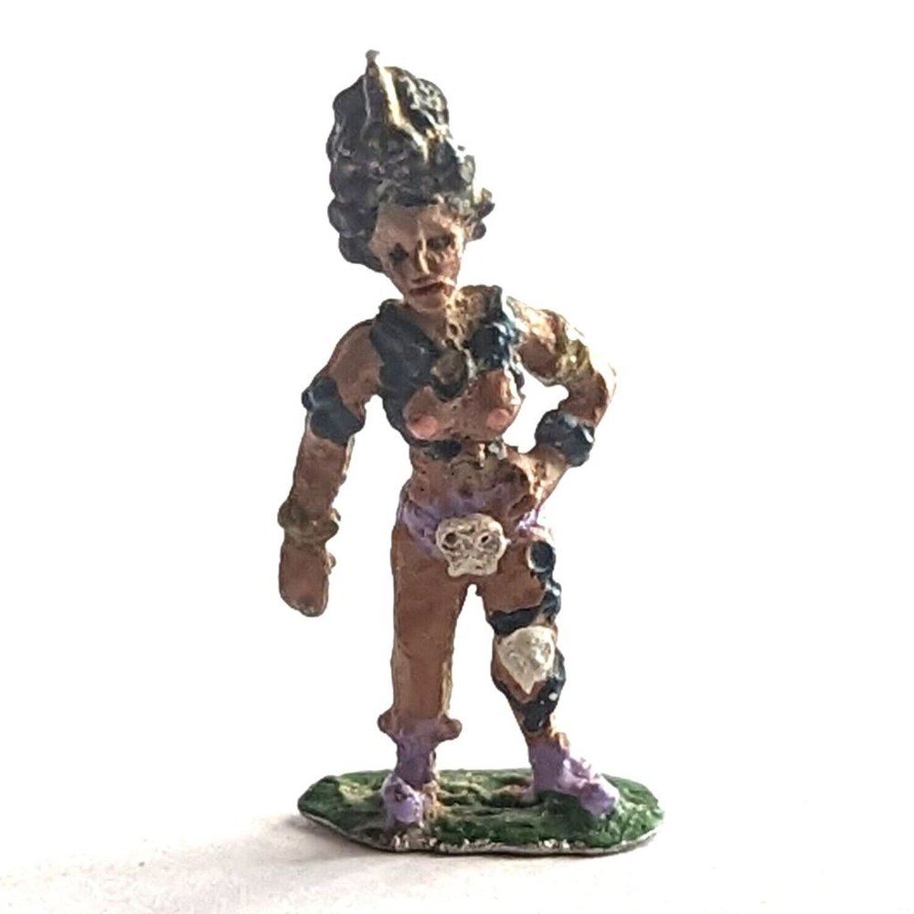 Vintage McEwan Miniatures Female Chaotic Cleric WZ-14 D&D Metal Fantasy, 25mm